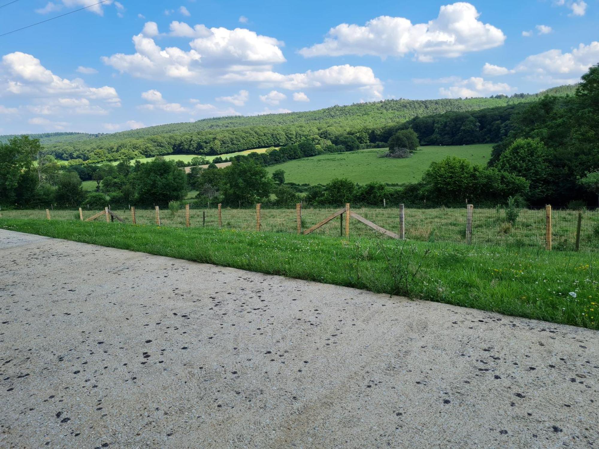 Avec Vue Panoramique, Ideal Pour Un Weekend ! * Mont-Saint-Jean (Sarthe)